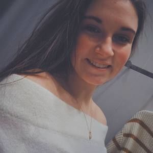 Meet your Posher, Alexis